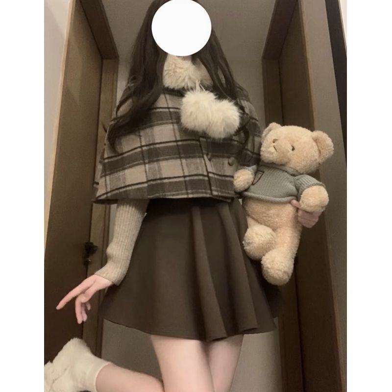 套裝女2023秋冬新款美拉德毛領斗篷外套蕾絲打底針織衫背帶連衣裙
