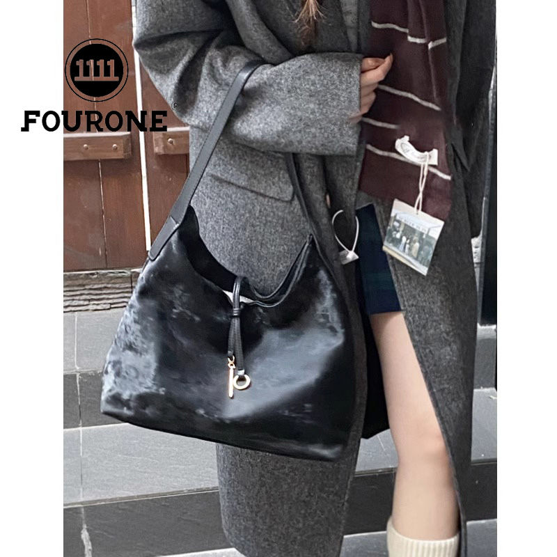 High-end large-capacity armpit bag for women, new fashionable commuter shoulder bag, versatile tote bag