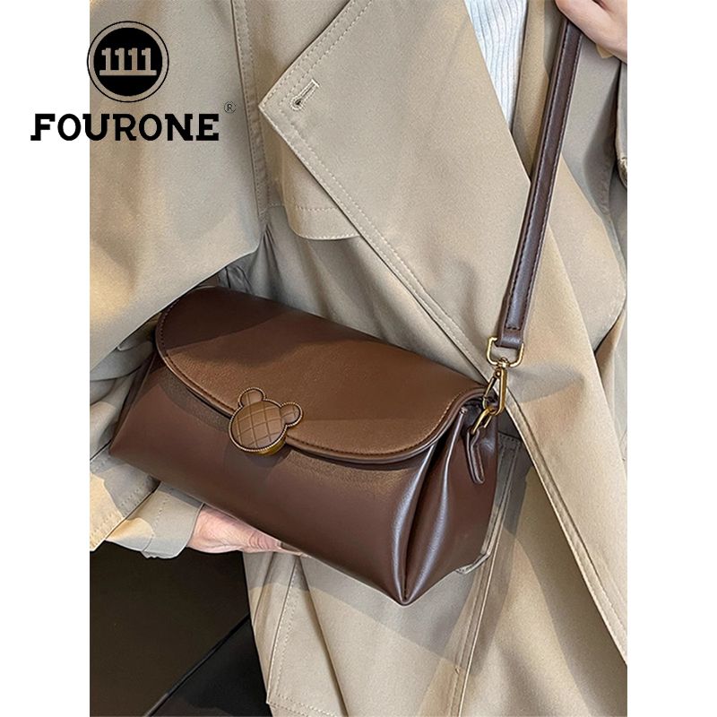 This year's popular bags for women are new, fashionable and high-end, single shoulder armpit bags, niche cross-body baguette bags