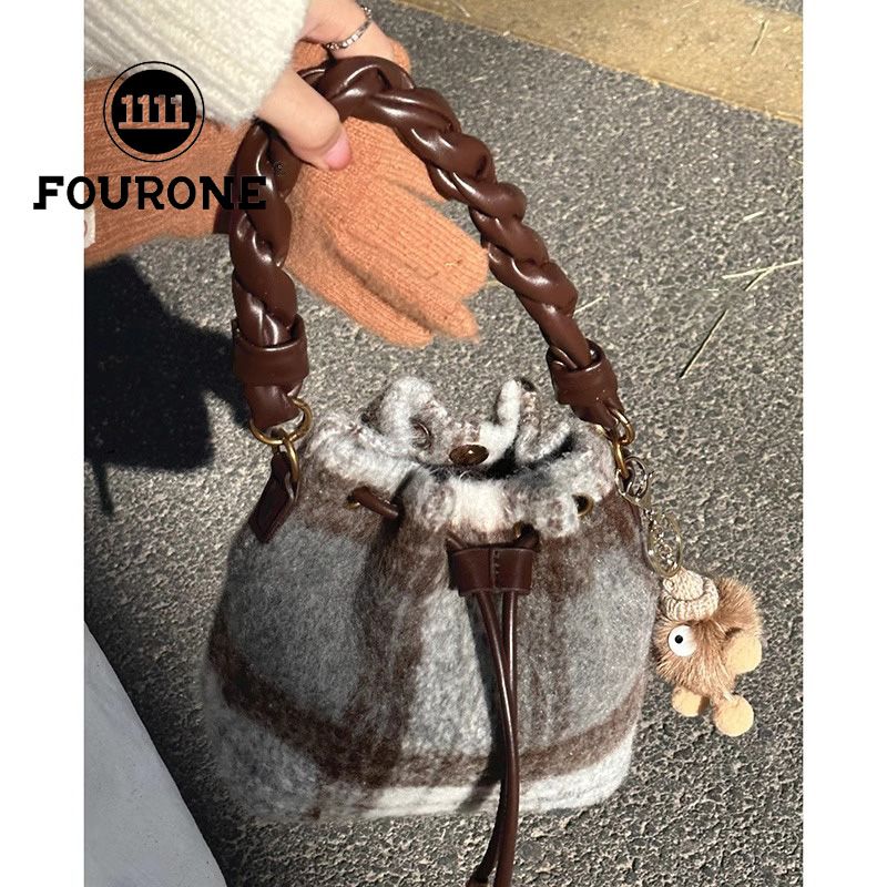 Retro woolen plaid bag for women, new trendy Korean portable bucket bag, versatile shoulder crossbody bag