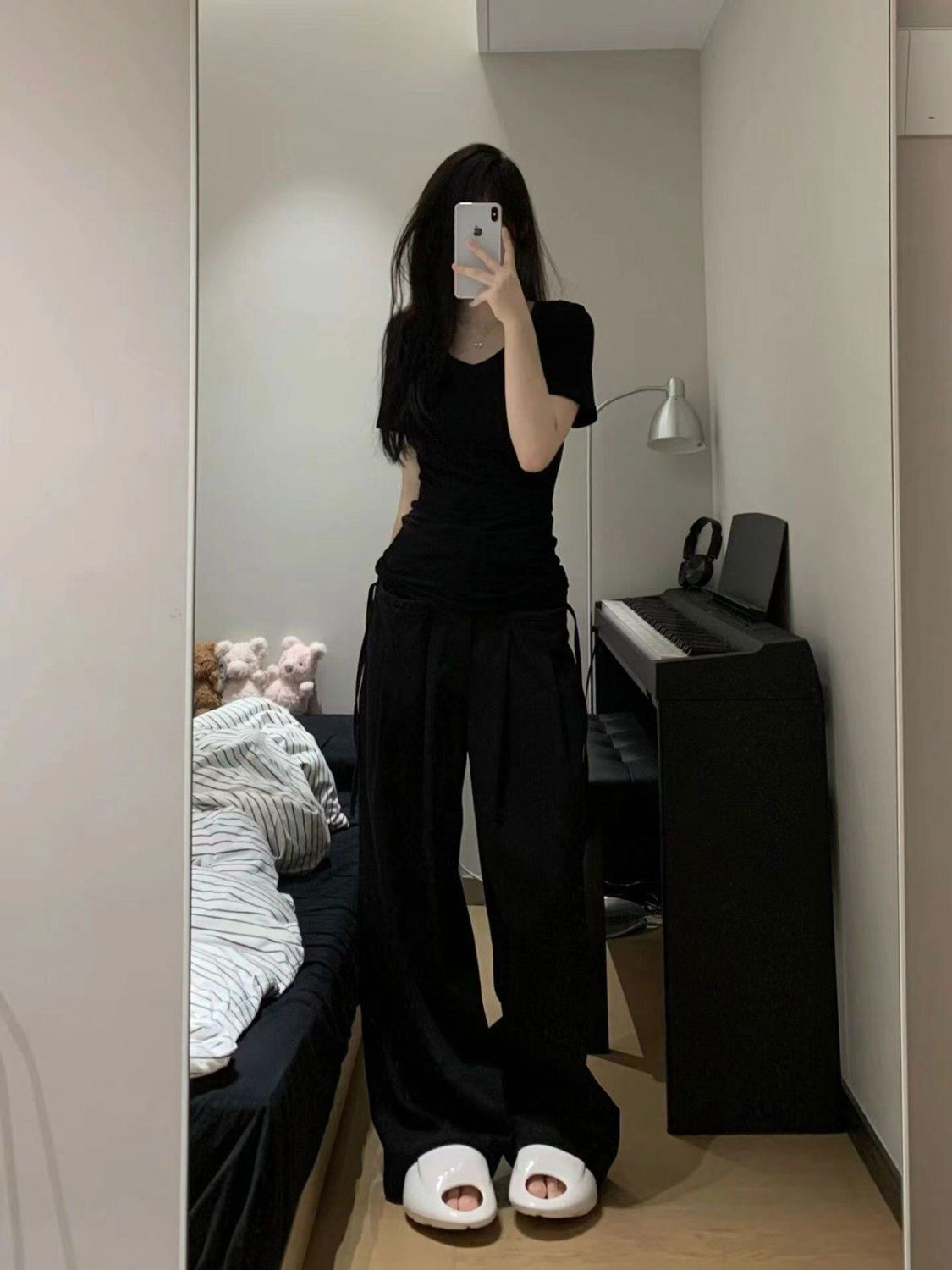 American style pure desire black V-neck waisted right shoulder short-sleeved T-shirt for women summer slimming hot girl versatile high-waisted top