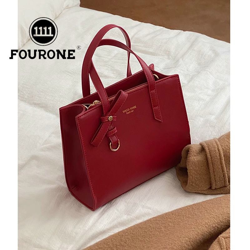 Hand-held red bag, new fashion wedding bag, niche and versatile ins shoulder crossbody bag, small square bag