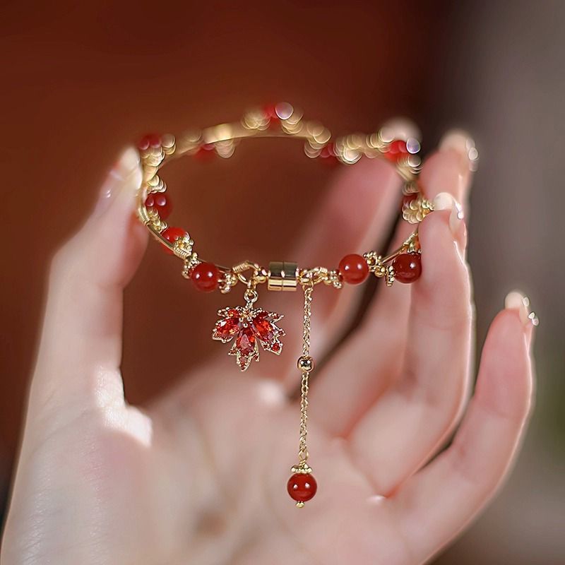 枫叶少女红色串珠手镯女生小众女小众设计本命年手链中式闺蜜礼物