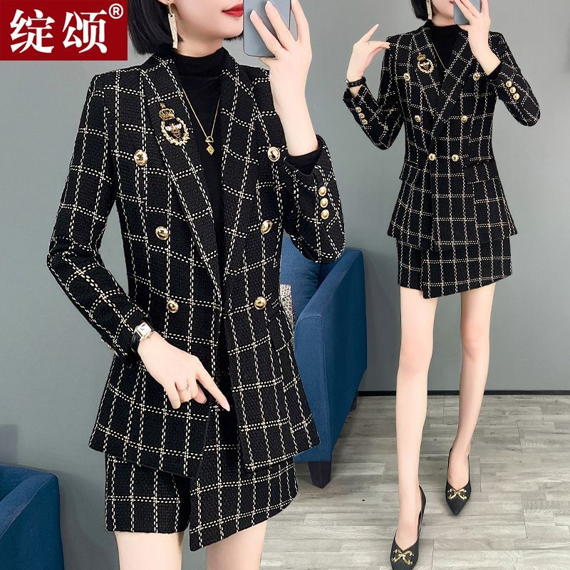 Xiaoxiangfeng professional suit for women in autumn and winter new high-end small suit plaid suit shorts two-piece set