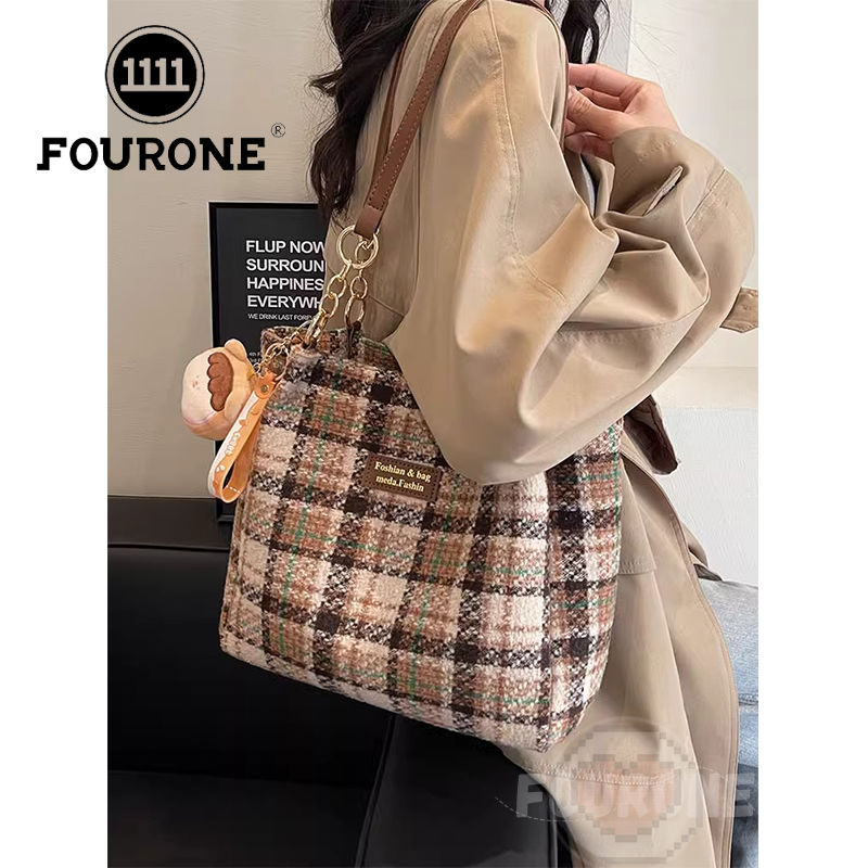 Wool plaid bag women's new fashion large-capacity shoulder armpit bag versatile portable tote bag
