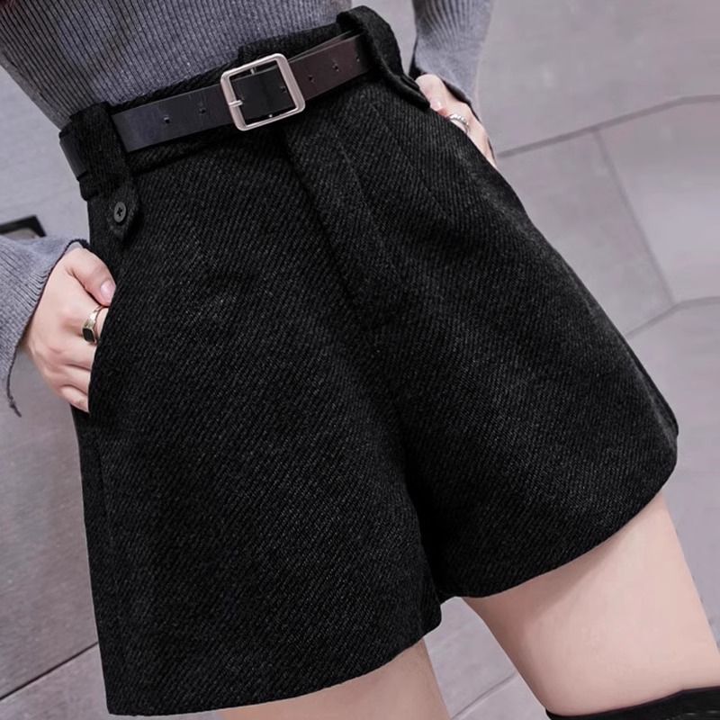 Fashionable and Western-style woolen wide-leg shorts for women's outerwear in spring, autumn and winter new high-waisted fashionable versatile boots, skirts and pants