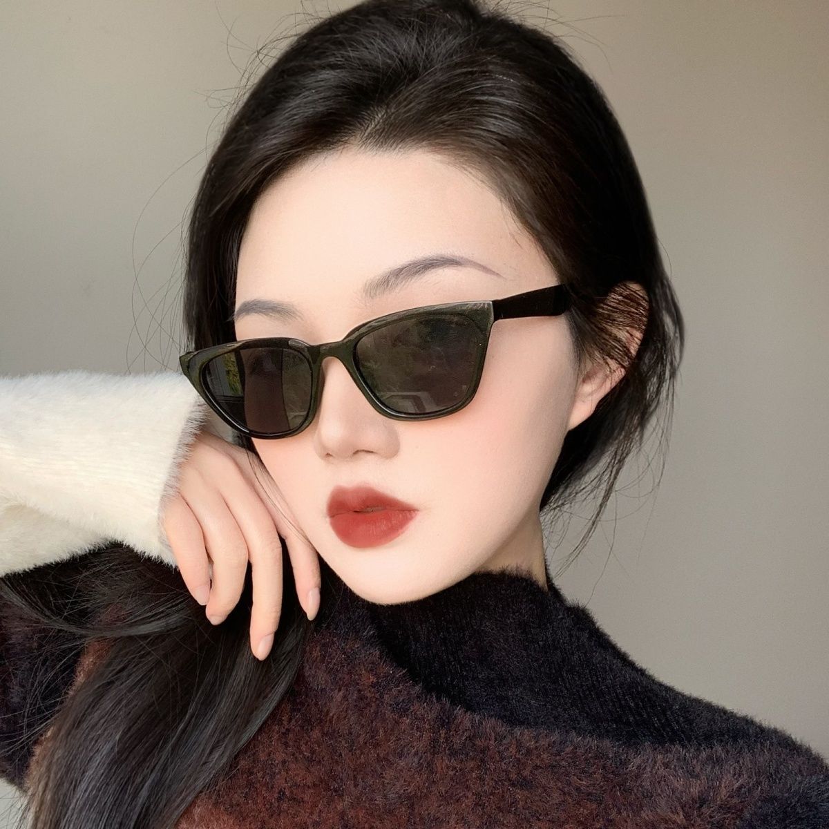 Retro cat-eye sunglasses for women, European and American ins, small face, high-end, Internet celebrity, hot girl street shooting, fashionable sunglasses for men