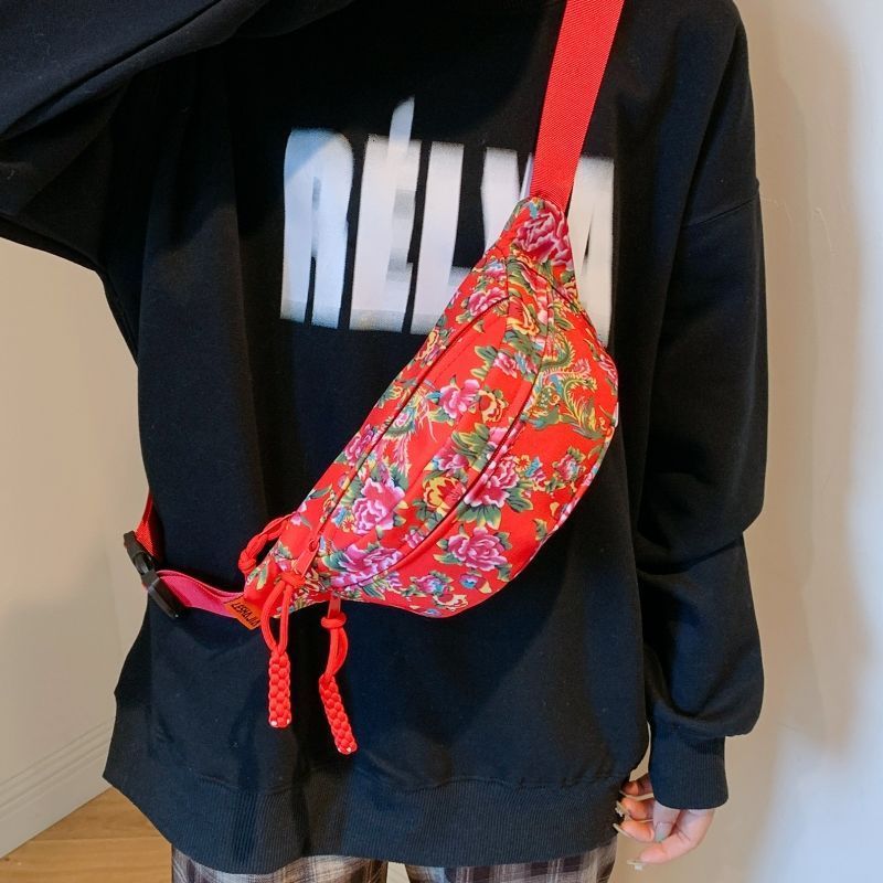 情侶單肩包女小挎包東北大花國潮胸包男士個性斜挎包網紅潮牌腰包