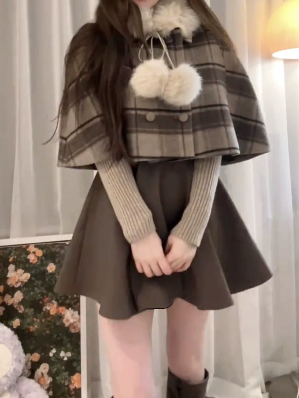 復古風格紋毛領斗篷外套三件套女秋冬卡其色打底針織衫背帶連衣裙