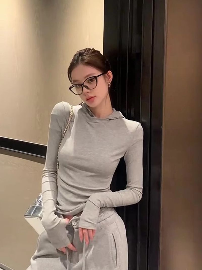灰色連帽磨毛內搭打底衫女秋冬季新款高級感設計感小個子修身上衣