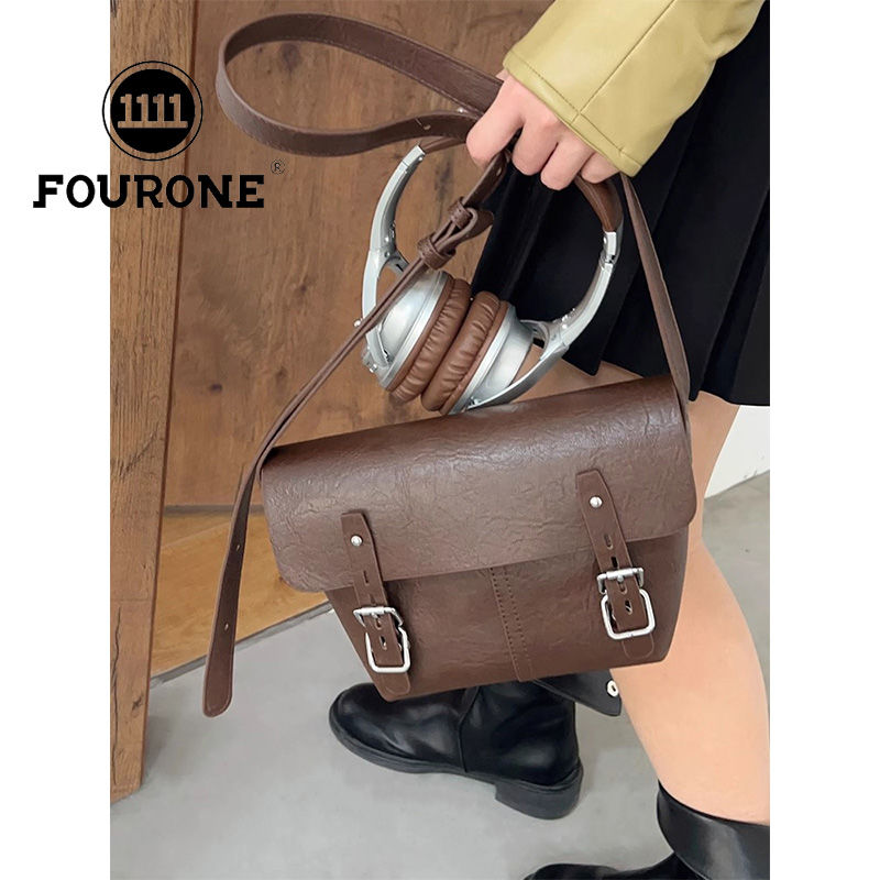 This year's popular postman bag women's new single shoulder crossbody bag high-end retro versatile armpit bag