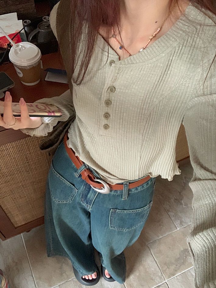 法式短款潮流上衣女時尚設計感小眾紐扣半開領木耳邊套頭打底上衣