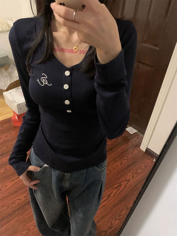 美式復古紐扣長袖V領t恤新款修身顯瘦甜辣妹短款通勤打底衫上衣潮