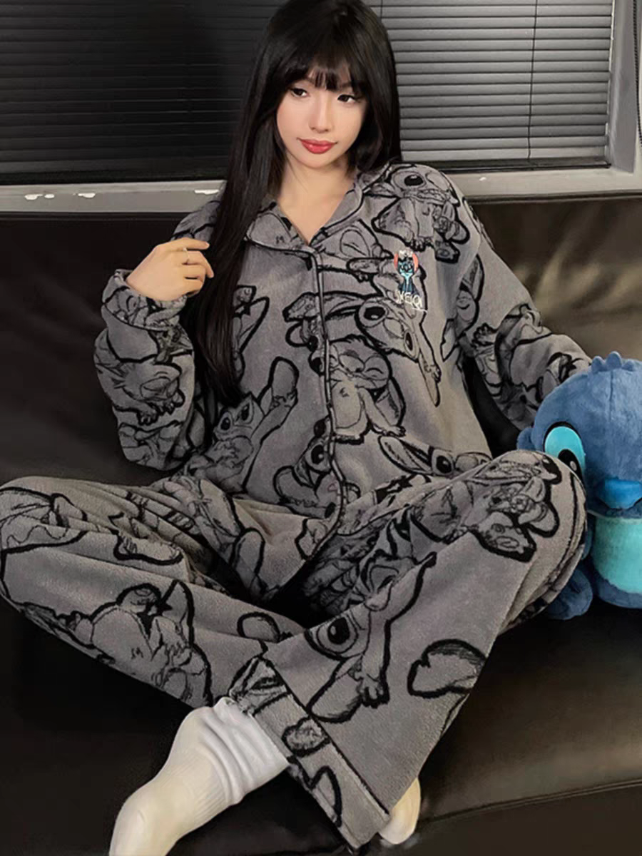 Cartoon Stitch pajamas for women in autumn and winter thickened flannel coral velvet warm and wearable home clothes suit winter