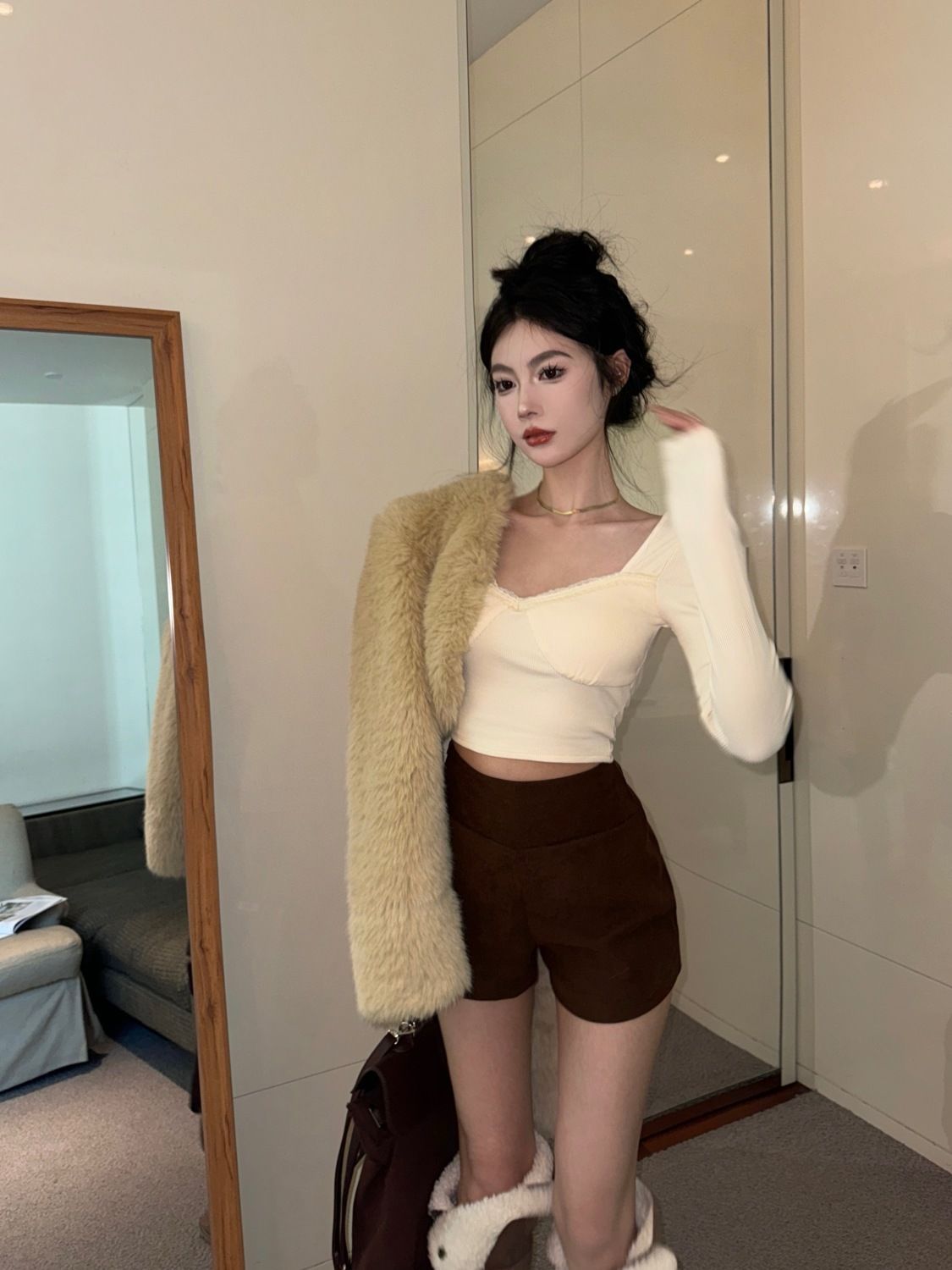 蕾絲花邊修身方領長袖內搭t恤女秋冬顯瘦純欲杏色打底衫短款上衣