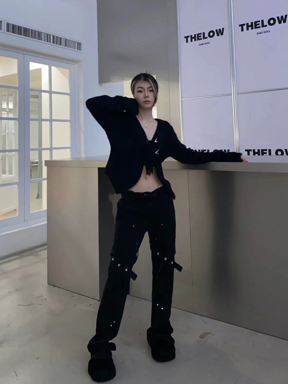 黑色綁帶微喇牛仔褲女秋冬新款復古高腰顯瘦直筒修身百搭拖地長褲