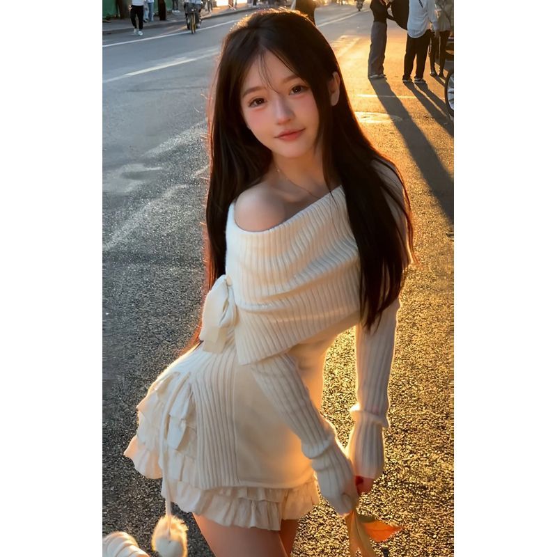 純欲學院風套裝女2023秋冬新款甜辣一字肩修身毛衣高腰蛋糕半身裙