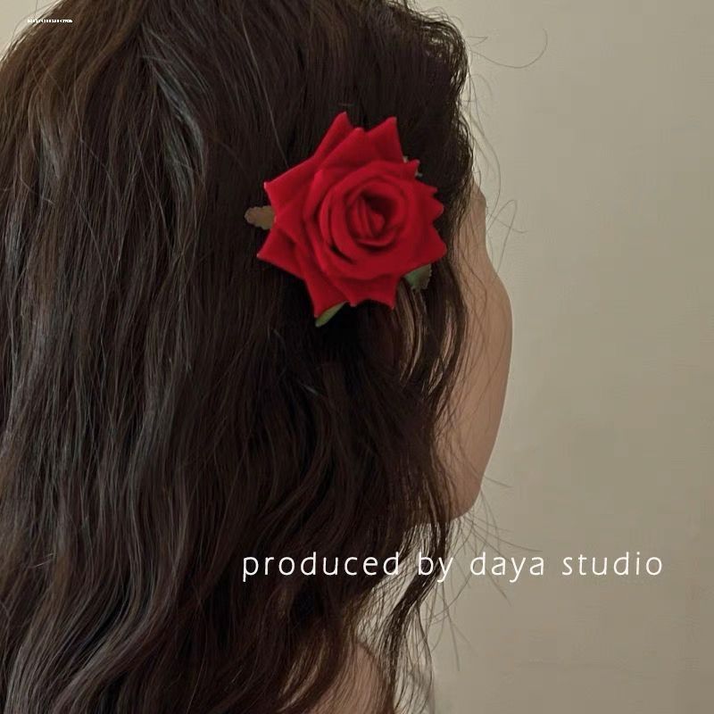 Non-colliding red rose hairpin spring and summer Hong Kong style elegant broken hair palace hair clip large super fairy simulation three-dimensional