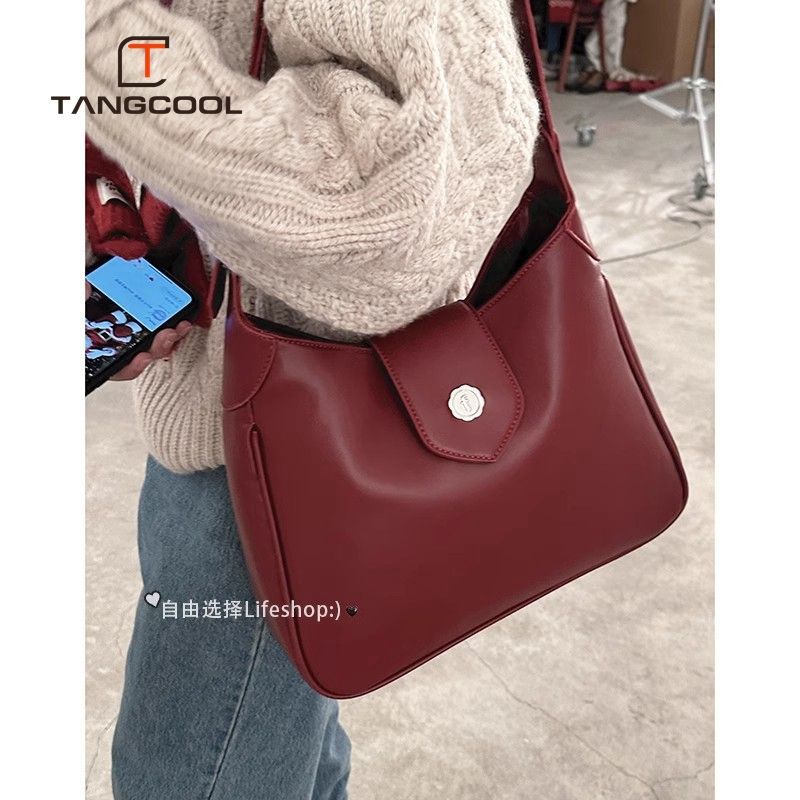 Korean niche underarm bag for women, new autumn and winter retro red shoulder bag, fashionable commuter crossbody bag