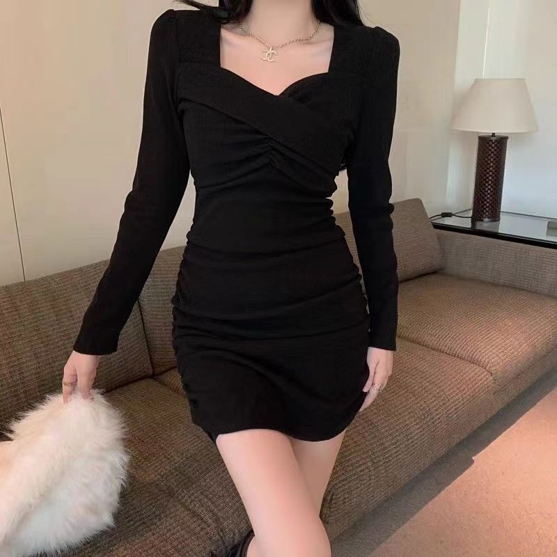 Plus size women's clothing for fat mm spring and autumn women's clothing new advanced light mature pleated temperament tight slim slimming black skirt