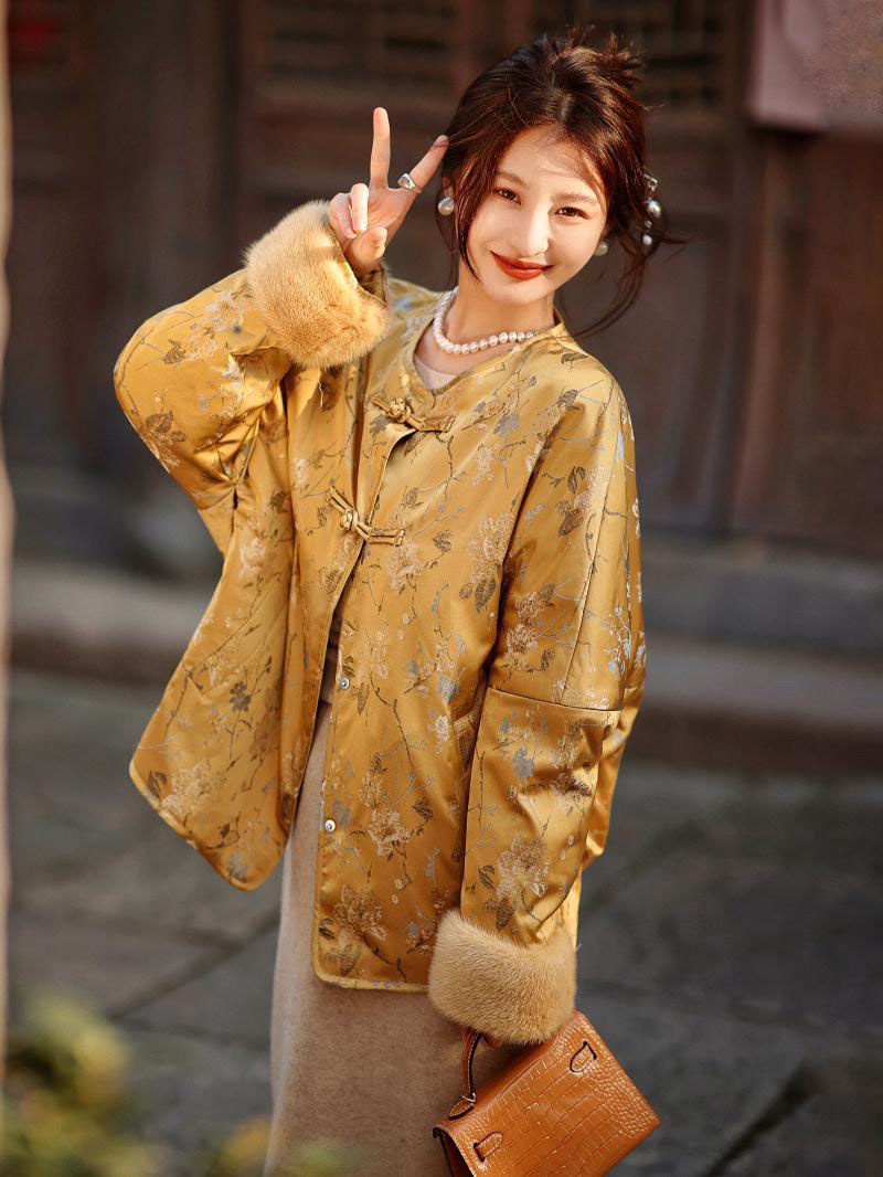 今年流行时尚漂亮高级感新中式国风黄色夹棉外套女秋冬季2023新款