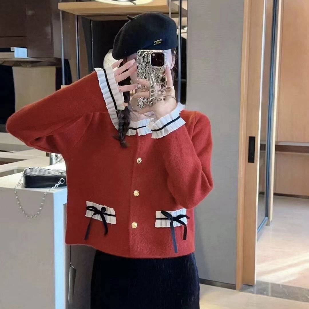 New autumn and winter loose soft waxy French retro small fragrance splicing fungus lace knitted cardigan sweater top for women