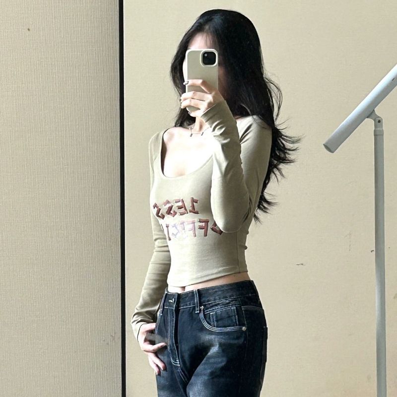 美式正肩火柴字母長袖t恤女春秋新款辣妹修身顯瘦短款打底衫上衣