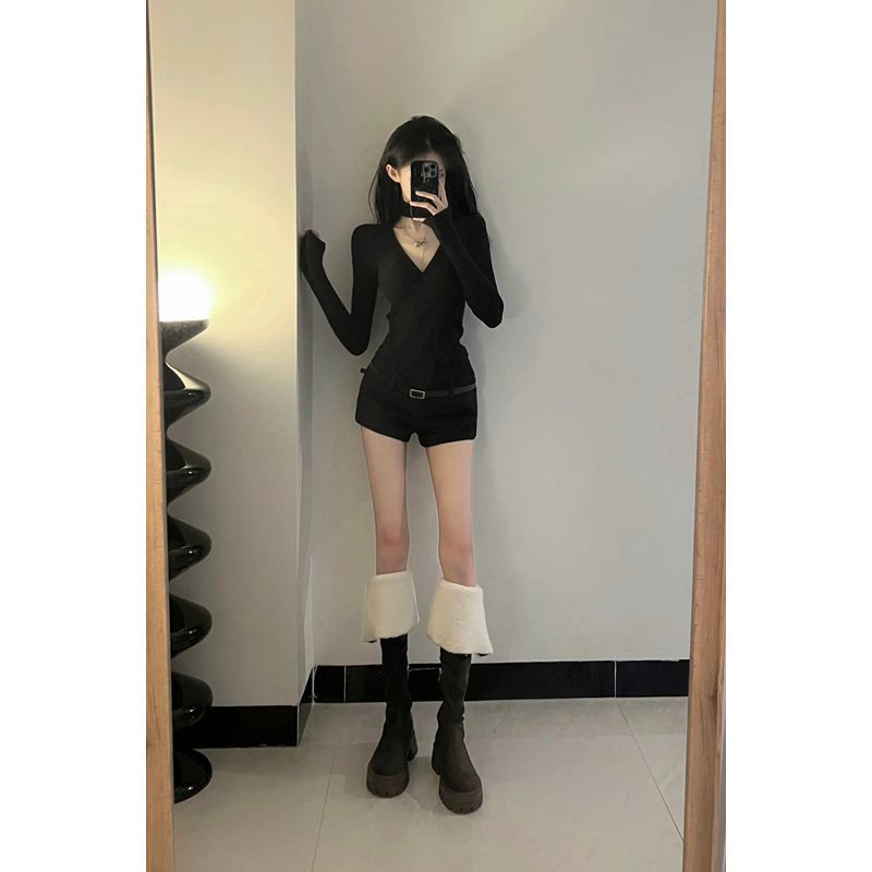 套裝女2024春季新款純欲V領修身短款打底針織衫上衣辣妹高腰短褲