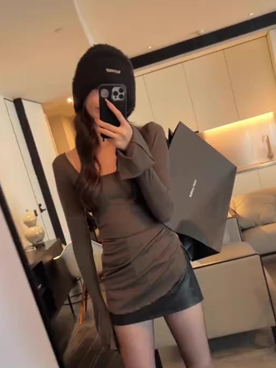輕熟風方領微喇叭長袖t恤女秋冬季辣妹修身低領修身顯瘦打底上衣