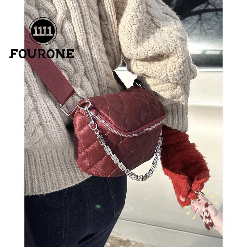 Korean niche design bag for women new fashion casual saddle bag commuting versatile crossbody bag