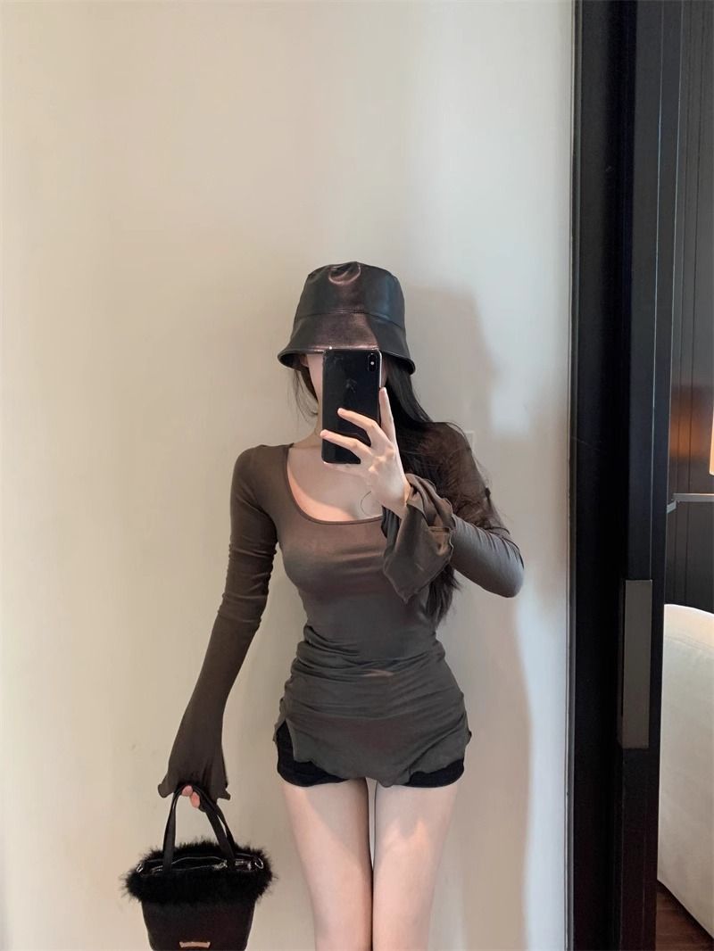 喇叭袖性感透視打底衫女秋冬新款設計感修身顯瘦打底保暖內搭上衣