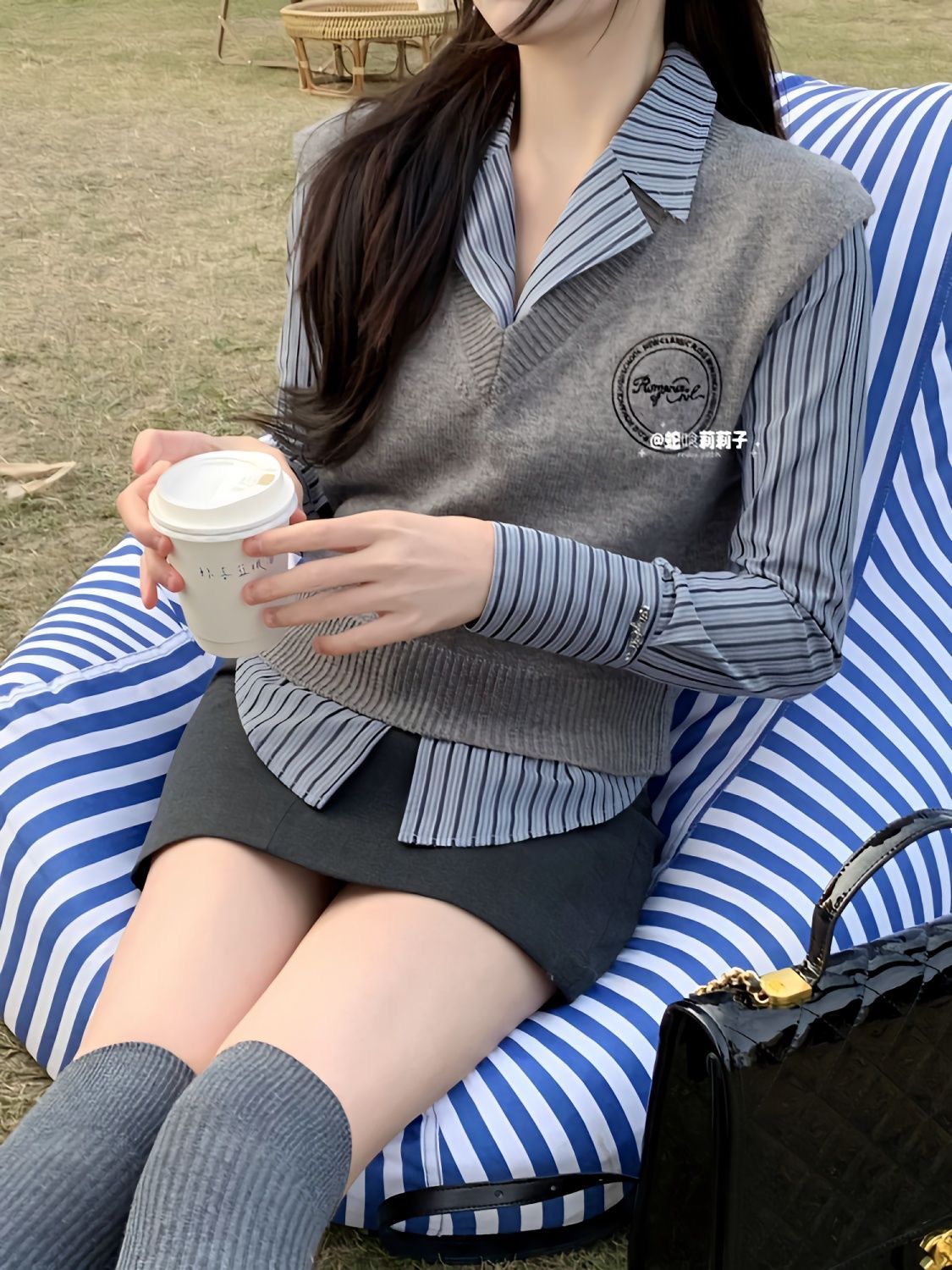 三件套裝春秋新款學院風減齡馬甲毛衣針織背心女條紋襯衫包臀短裙