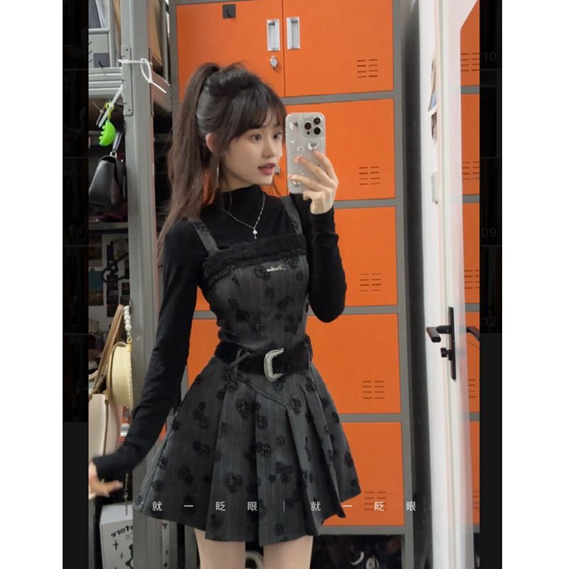 套裝女2024春季新款辣妹半高領黑色修身打底衫上衣吊帶百褶連衣裙