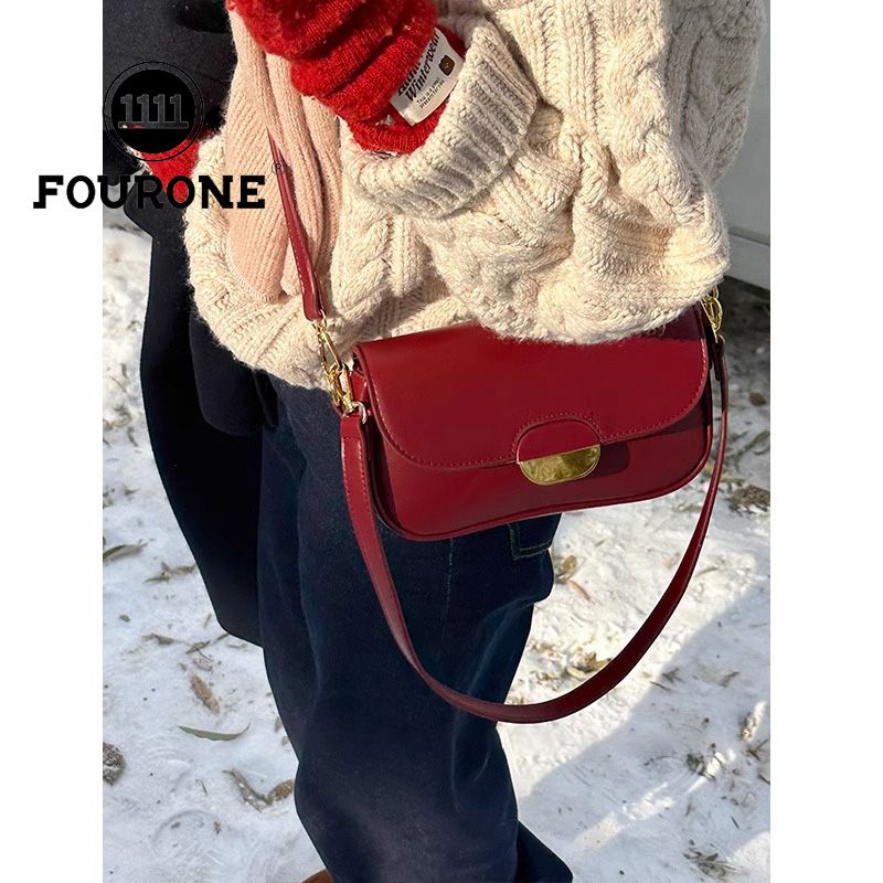 Red small bag women's new trendy Korean armpit bag niche texture crossbody wedding bag small square bag