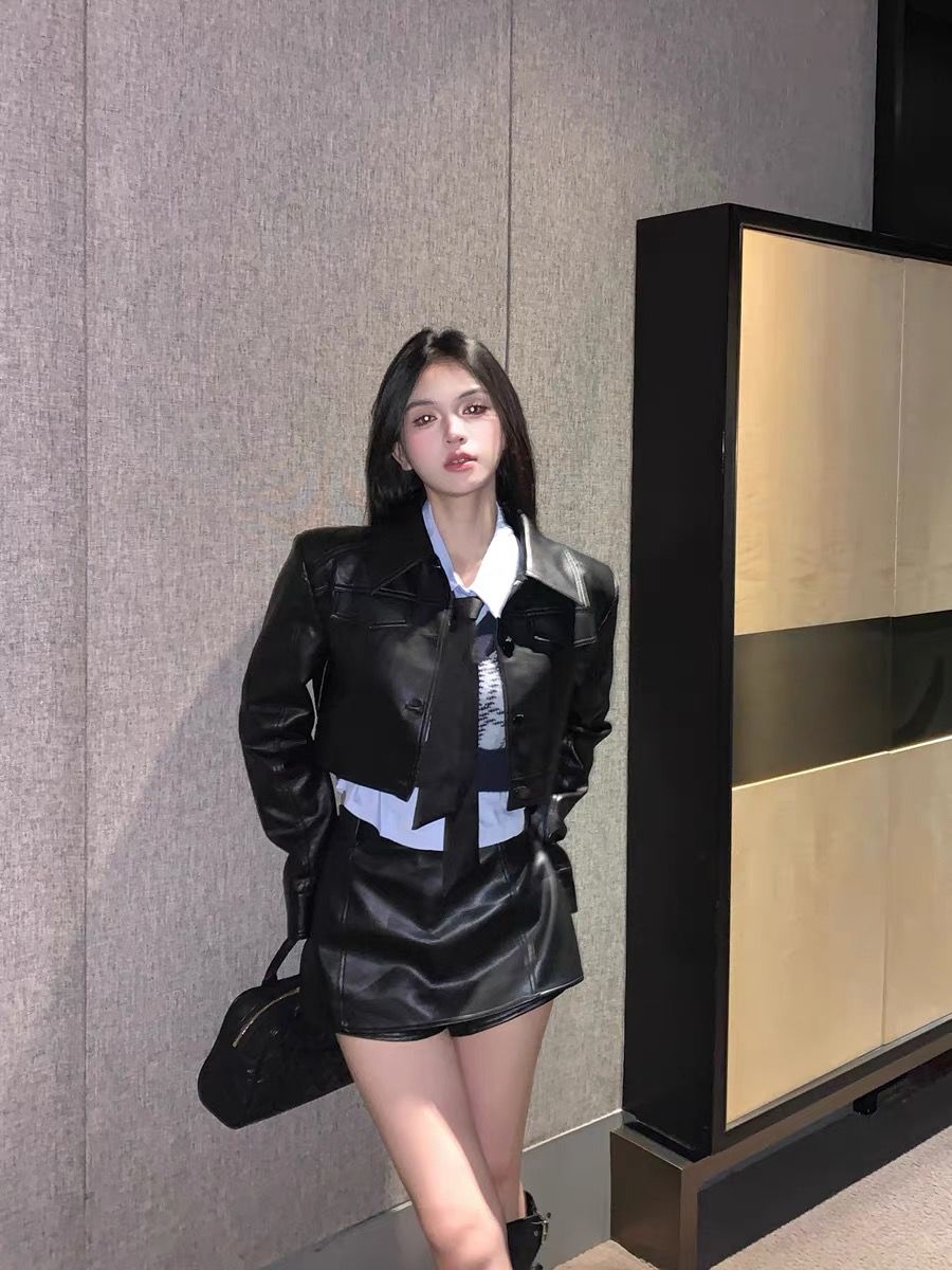 復古黑色短外套夾克皮衣春季套裝女包臀短裙半身裙襯衫馬甲四件套
