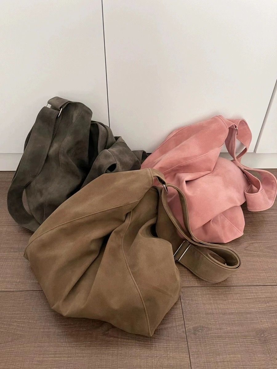 鹿皮絨面水桶慵懶風腋下復古通勤托特包女秋冬大容量單肩包女大包