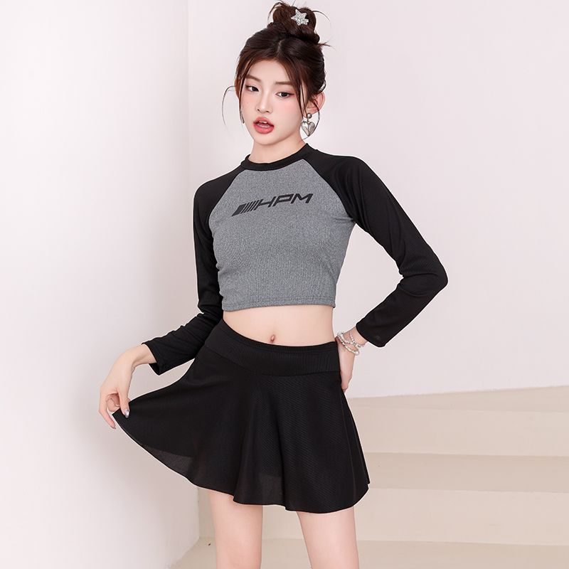 2024 new split swimsuit for women, conservative, slimming, belly-covering skirt style, long-sleeved, sports hot springs, small breasts, super fairy swimsuit