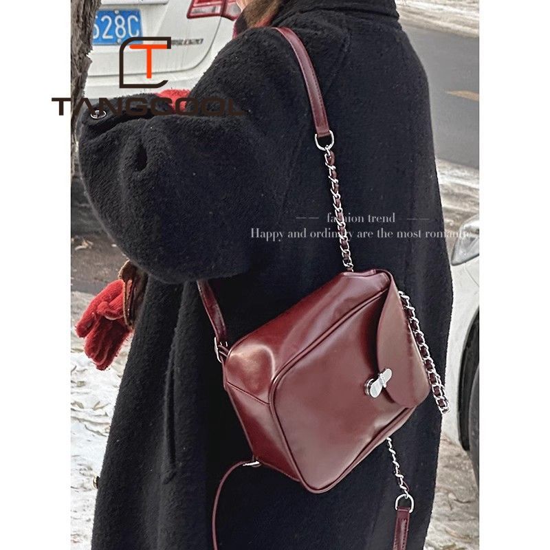 Korean niche backpack women's new trendy retro chain backpack large capacity single shoulder bucket bag