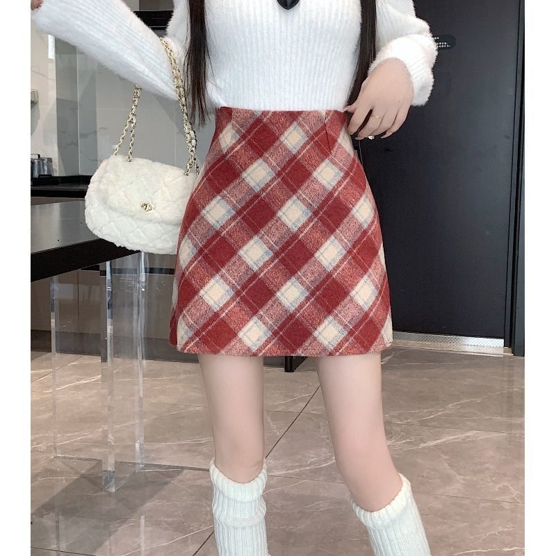 Woolen plaid skirt for women in autumn and winter new style small winter sweater versatile hip-covering A-line short skirt