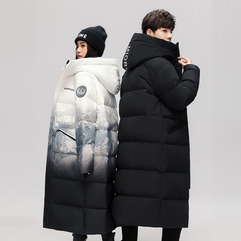新款羽绒服男女同款2025情侣长款过膝加厚连帽防寒渐变白鸭绒外套