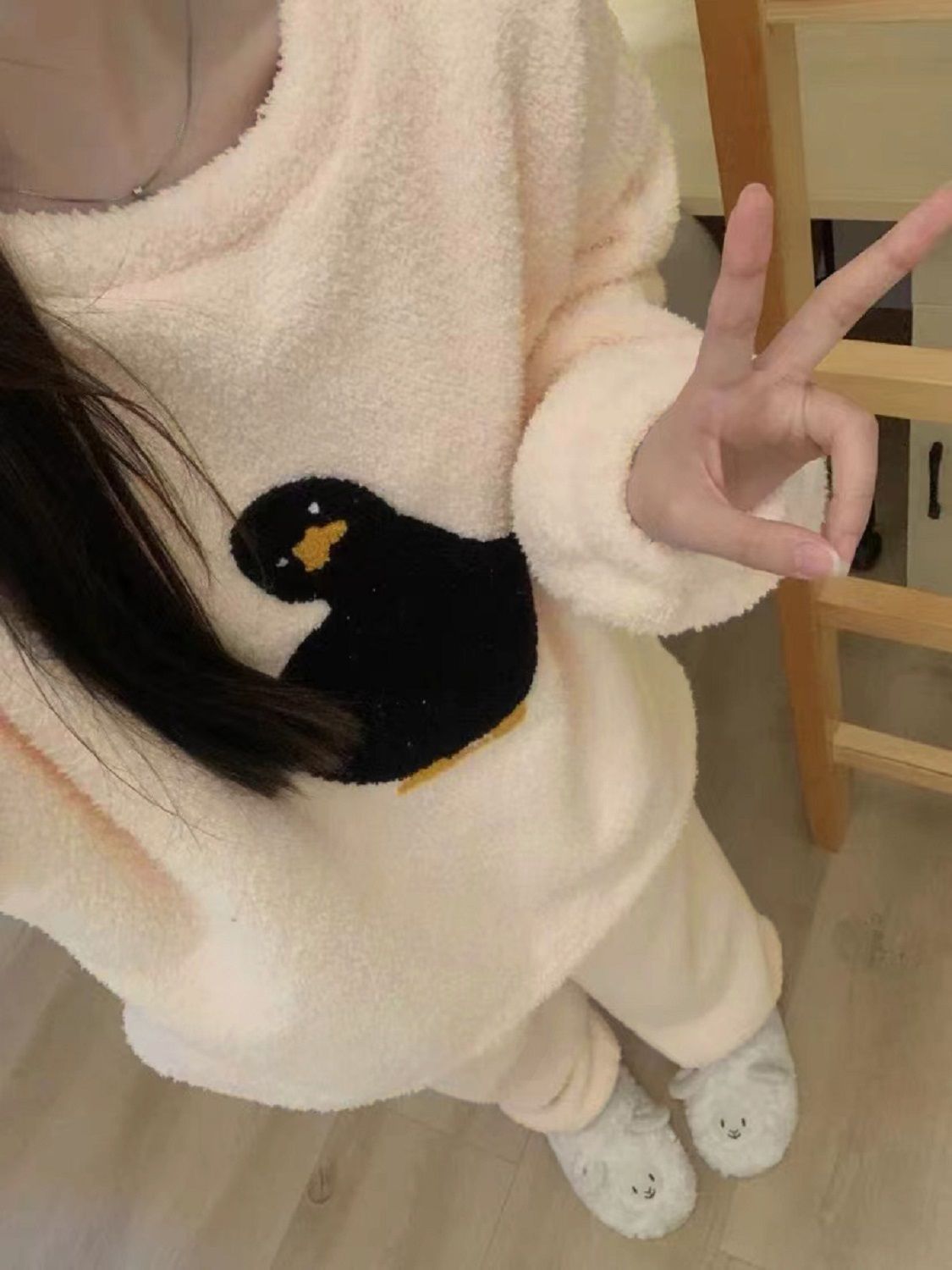 Pajamas for women in autumn and winter cute half-velvet 2024 new coral velvet long-sleeved internet celebrity student home wear set
