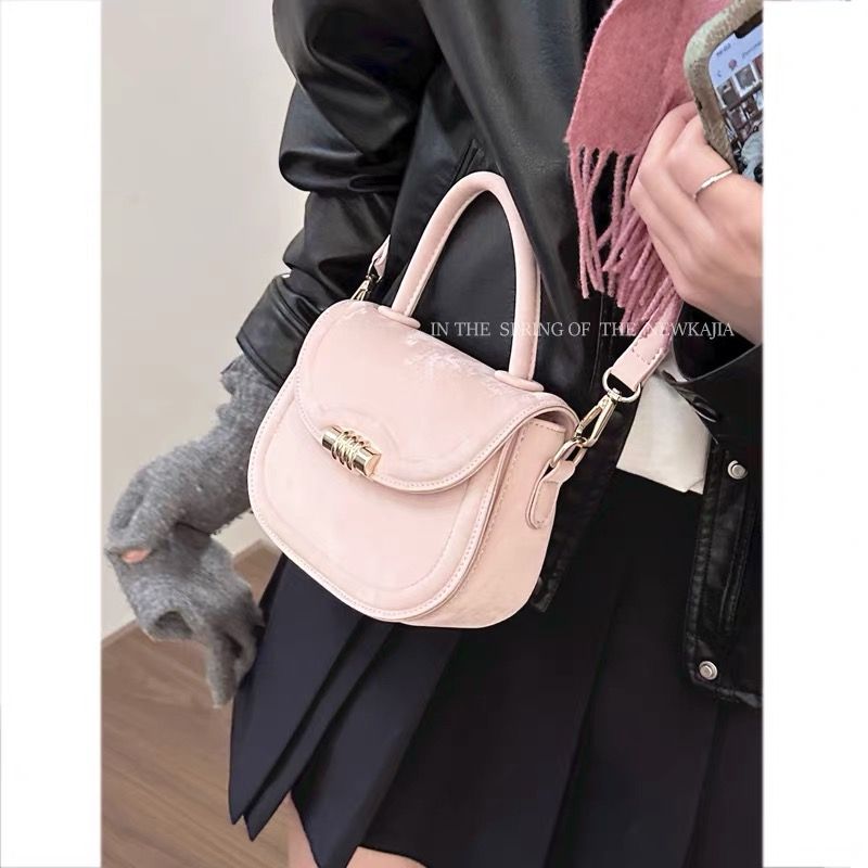 Versatile ins crossbody bag for women 2023 new trendy Korean niche pink saddle bag high-end portable small bag