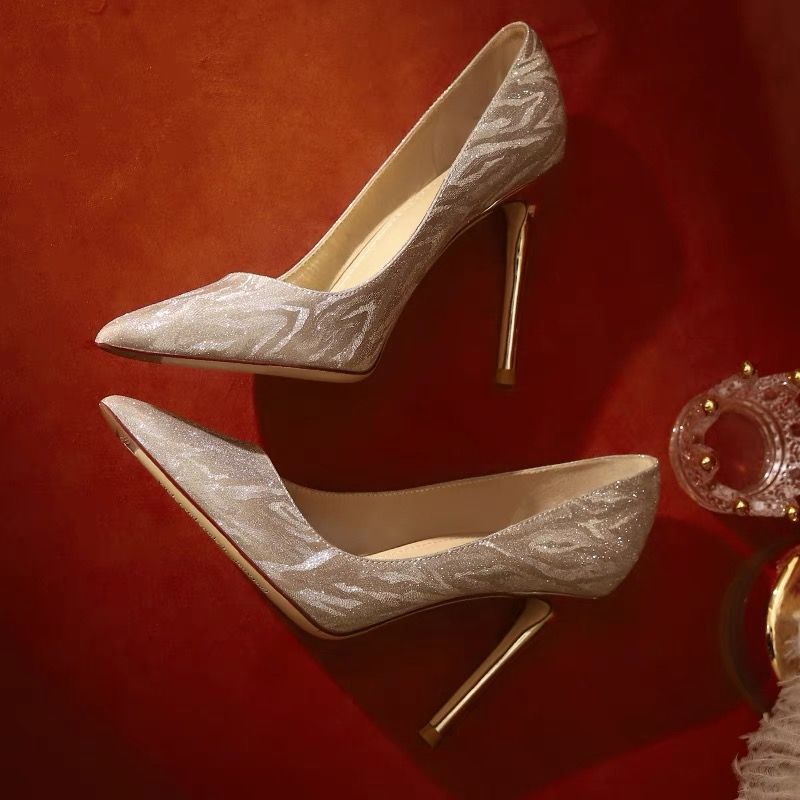 法式银色高跟鞋女细跟新娘鞋2024年新款小众宴会亮片婚鞋礼仪单鞋