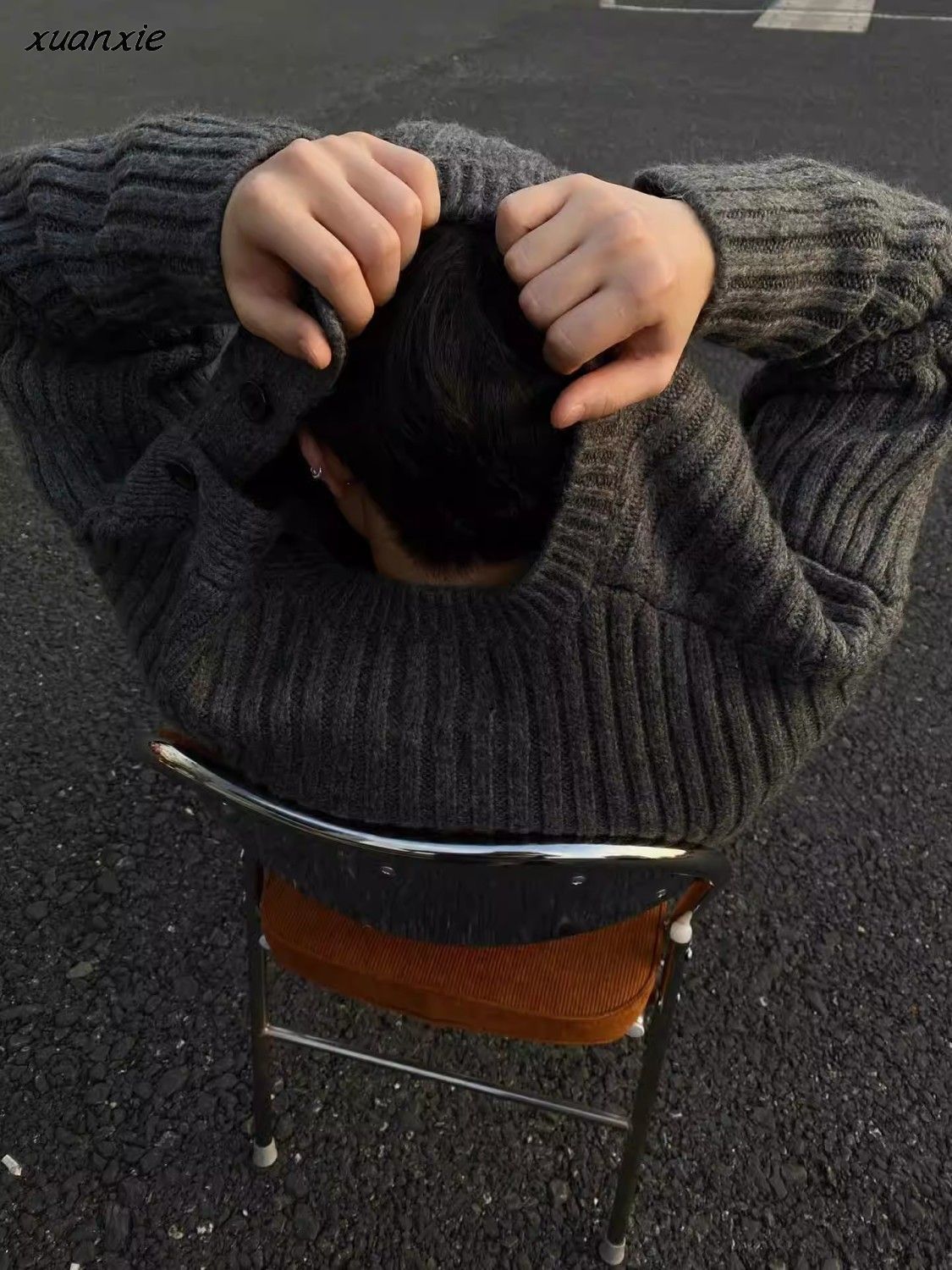 Xuanxie秋冬圆领新款纽扣小众设计感针织毛衣男女宽松显瘦个性上