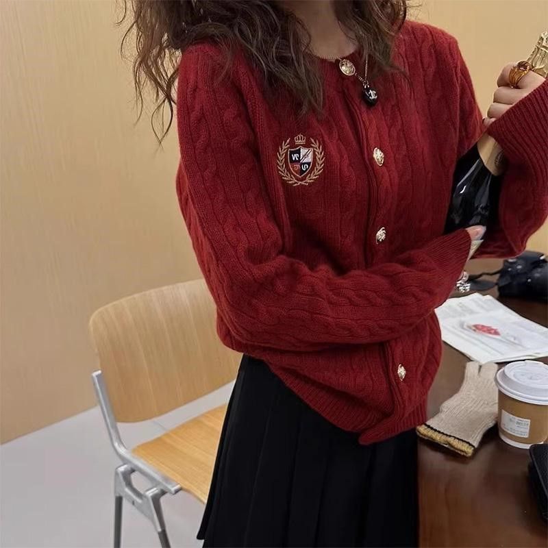歐洲站2023冬季新款英倫風刺繡紅色毛衣麻花針織開衫外套