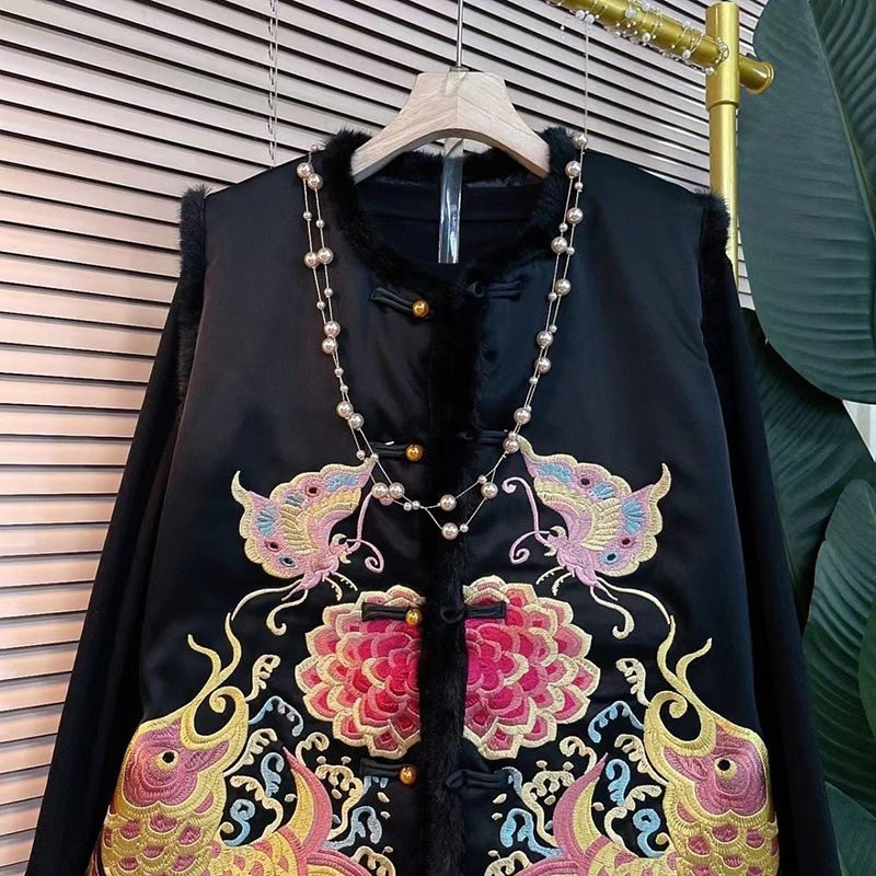  autumn and winter age-reducing, beautiful, foreign-style, high-end and super good-looking new Chinese style black embroidered national style vest jacket for women