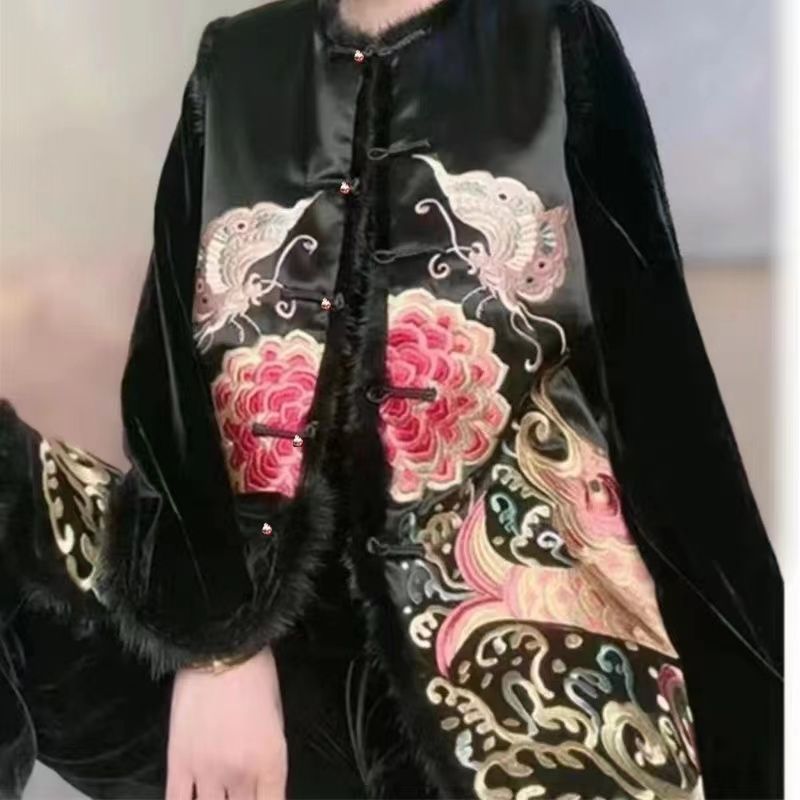  autumn and winter age-reducing, beautiful, foreign-style, high-end and super good-looking new Chinese style black embroidered national style vest jacket for women