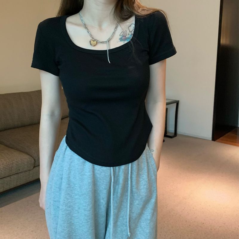 純欲風心機方領t恤女短袖小個子2024夏季新款修身弧形下擺短上衣