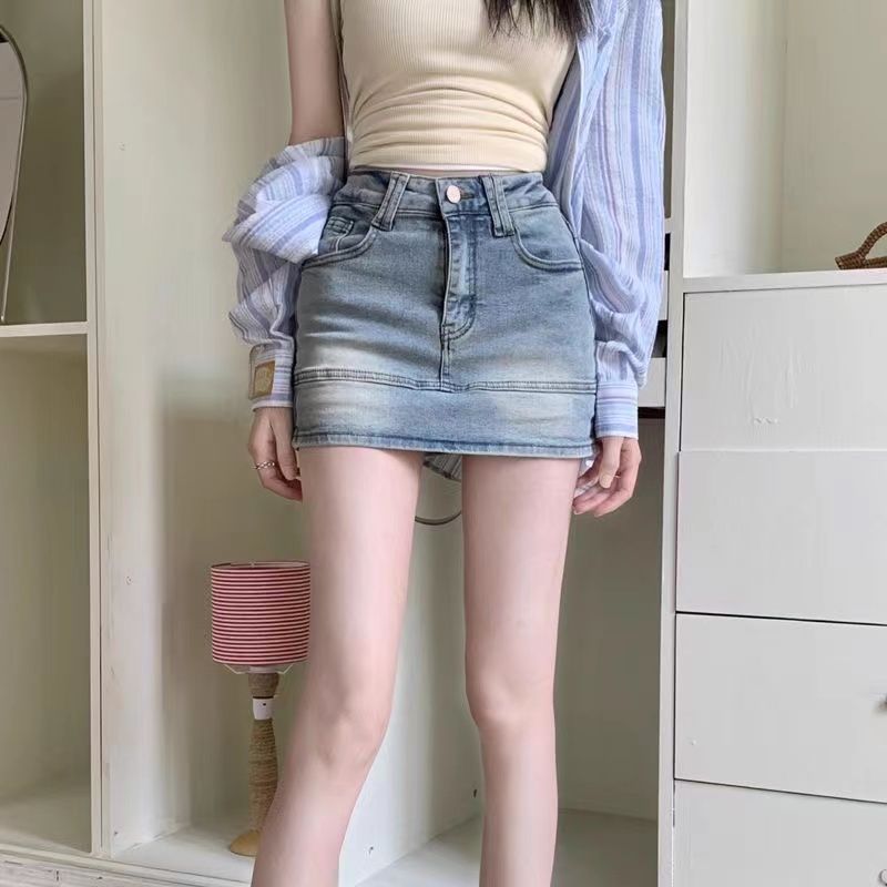 Distressed light-colored denim skirt women's spring hot girl high-waist slim hip skirt anti-exposure short skirt culottes