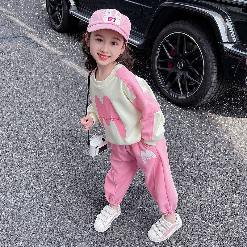 Girls spring and autumn 2024 new style fashionable little girls cute fashionable casual m color matching sweatshirt suit